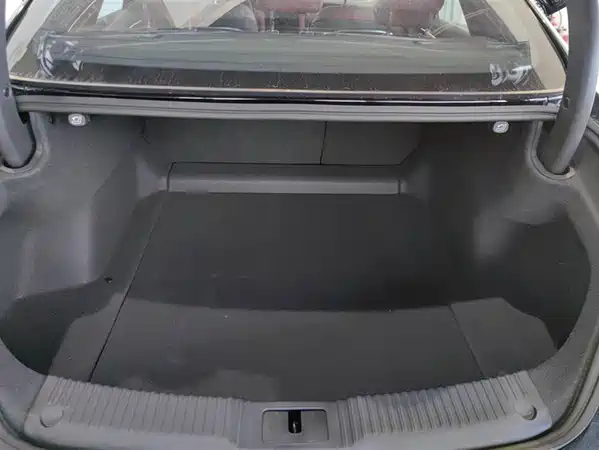 Hongqi H5 2025
