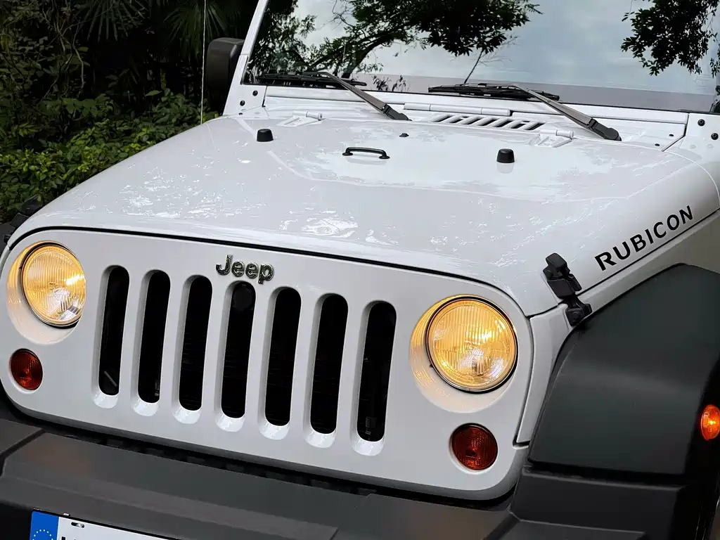 Jeep Wrangler 2011 — фото 11