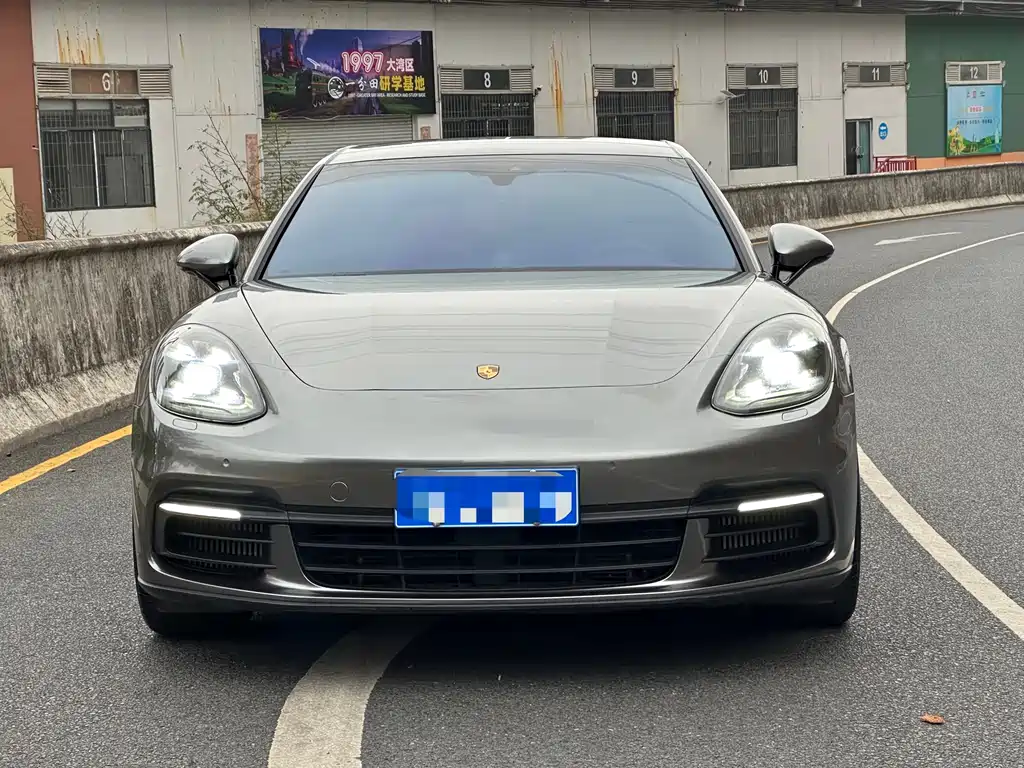 Porsche Panamera 2019 — фото 2