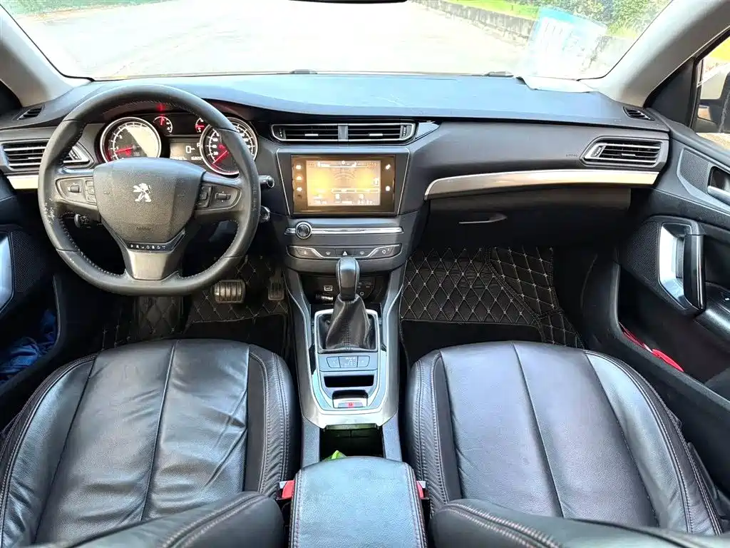 Peugeot 408 2015 — фото 4