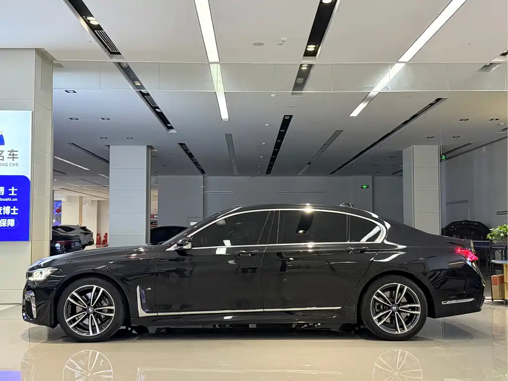 BMW 7 Series 2020 — фото 17