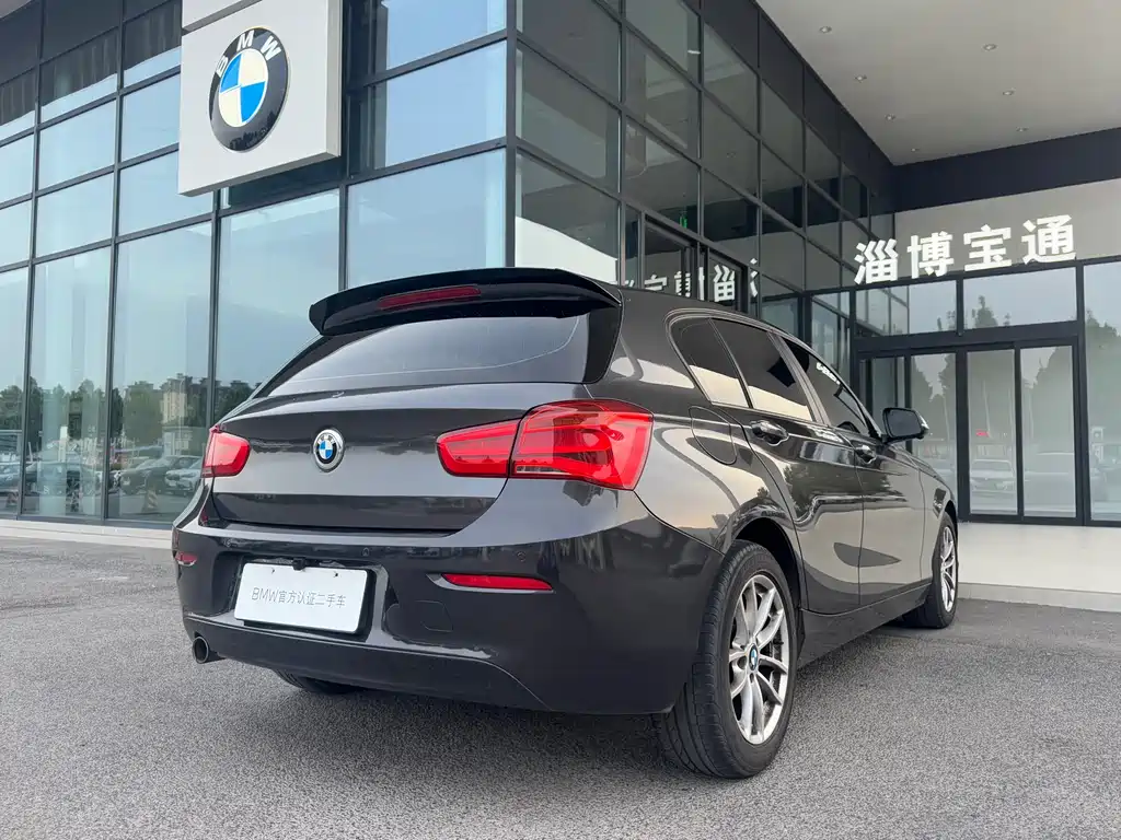 BMW 1 Series 2019 — фото 13