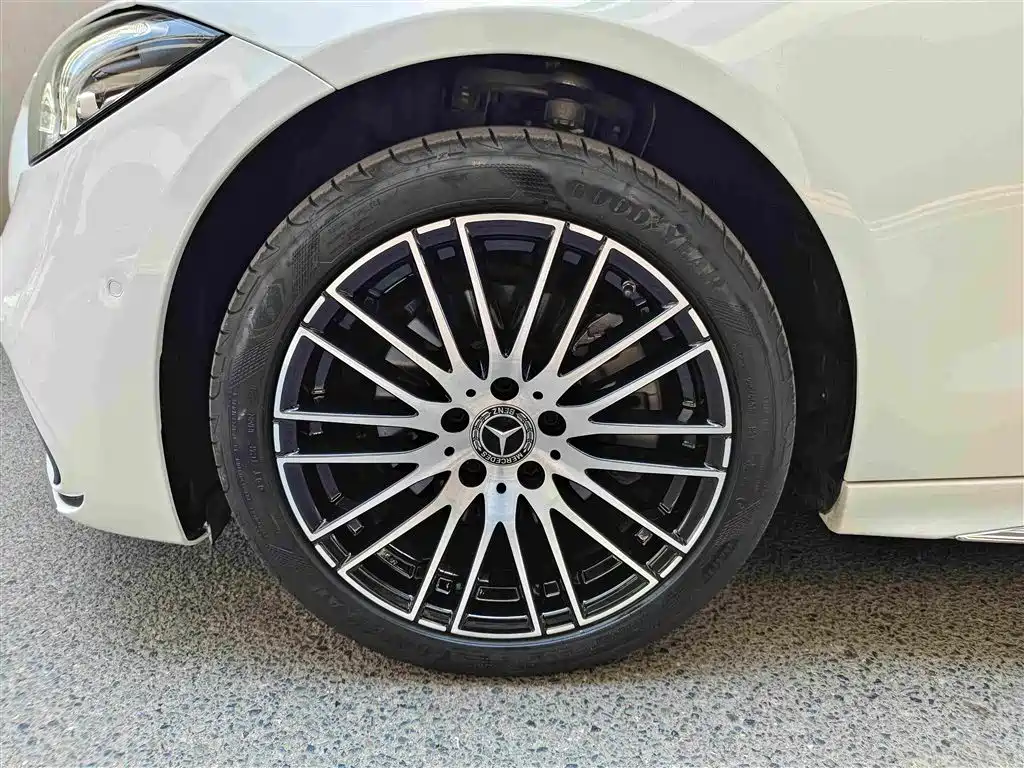 Mercedes-Benz C-Class 2023 — фото 9