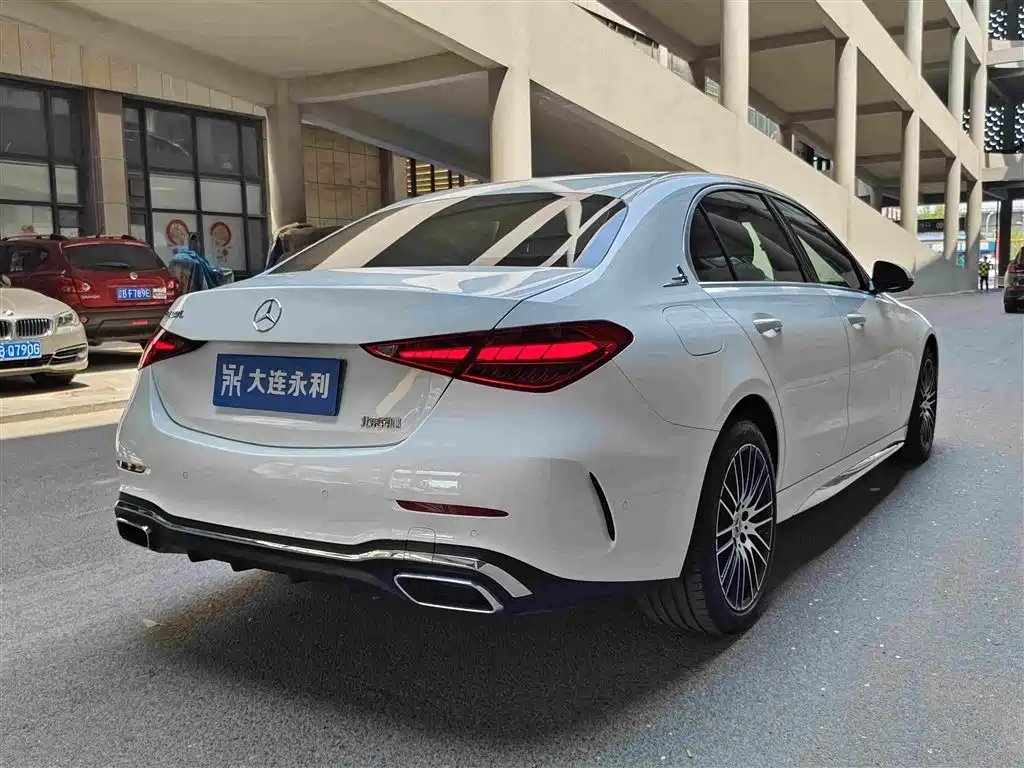 Mercedes-Benz C-Class 2023 — фото 4