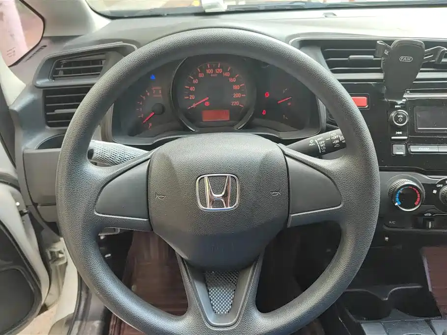 Honda Fit 2017 — фото 15