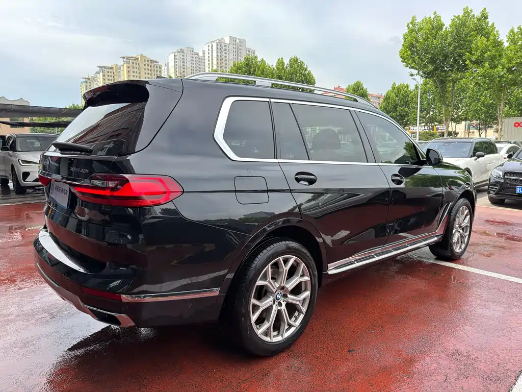 BMW X7 2022