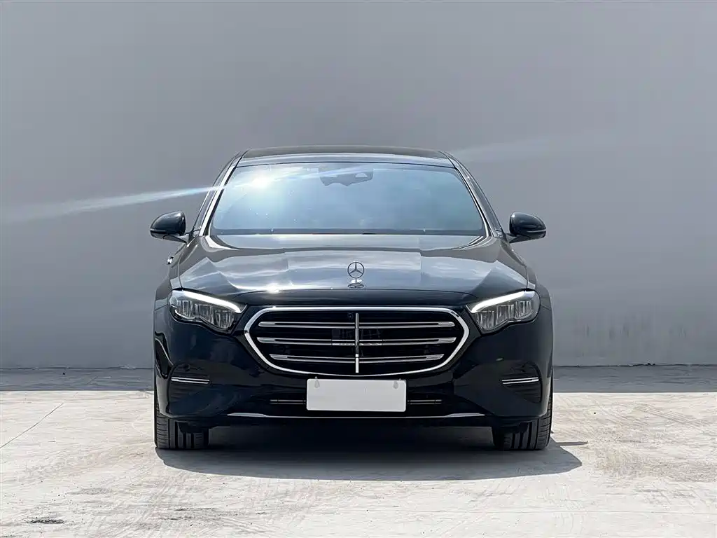 Mercedes-Benz E-Class 2024 — фото 2