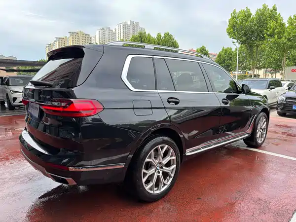 BMW X7 2022