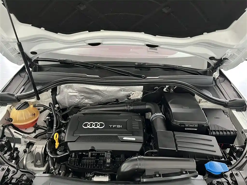 Audi Q3 2017 — фото 8