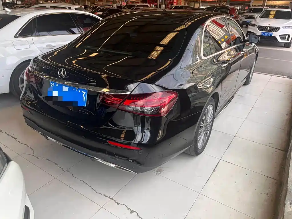 Mercedes-Benz E-Class 2023 — фото 13