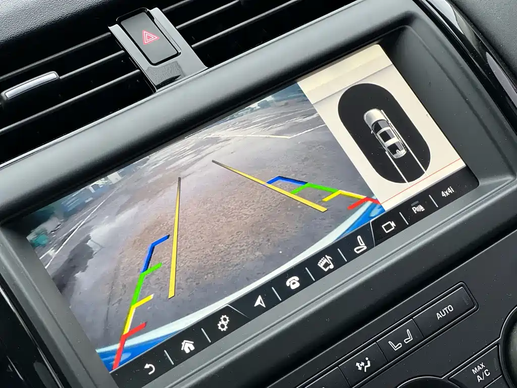 Land Rover Discovery 2019 — фото 18