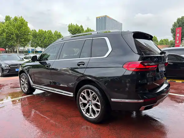 BMW X7 2022