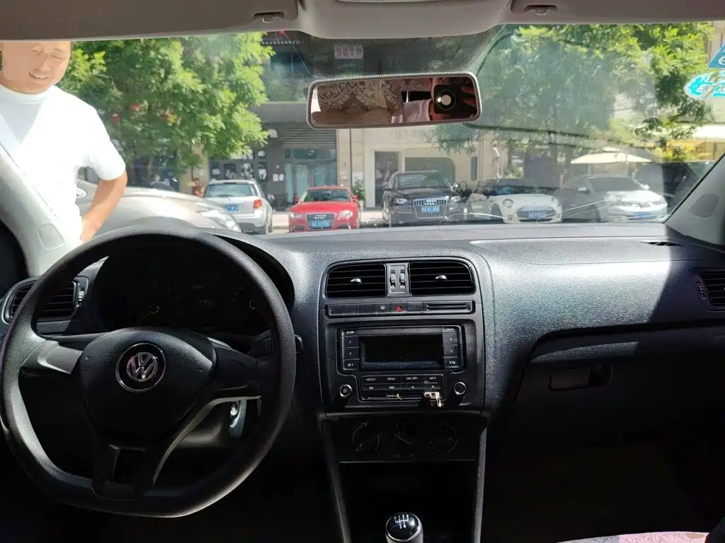 Volkswagen Polo 2015