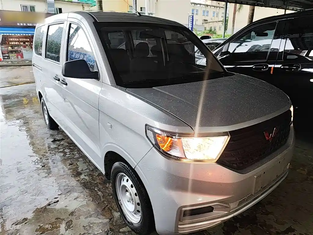 Wuling Hongguang V 2022 — фото 4