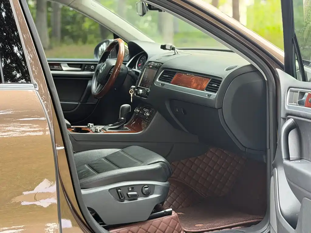 Volkswagen Touareg 2015 — фото 10