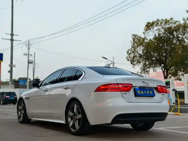 Jaguar XE 2017