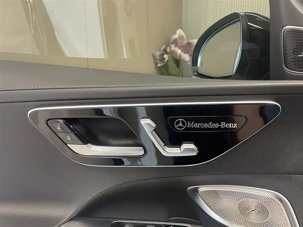 Mercedes-Benz C-Class 2023 — фото 15