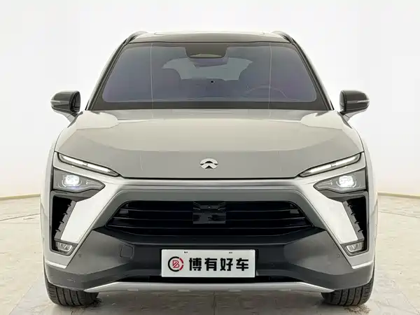 NIO ES8 2021