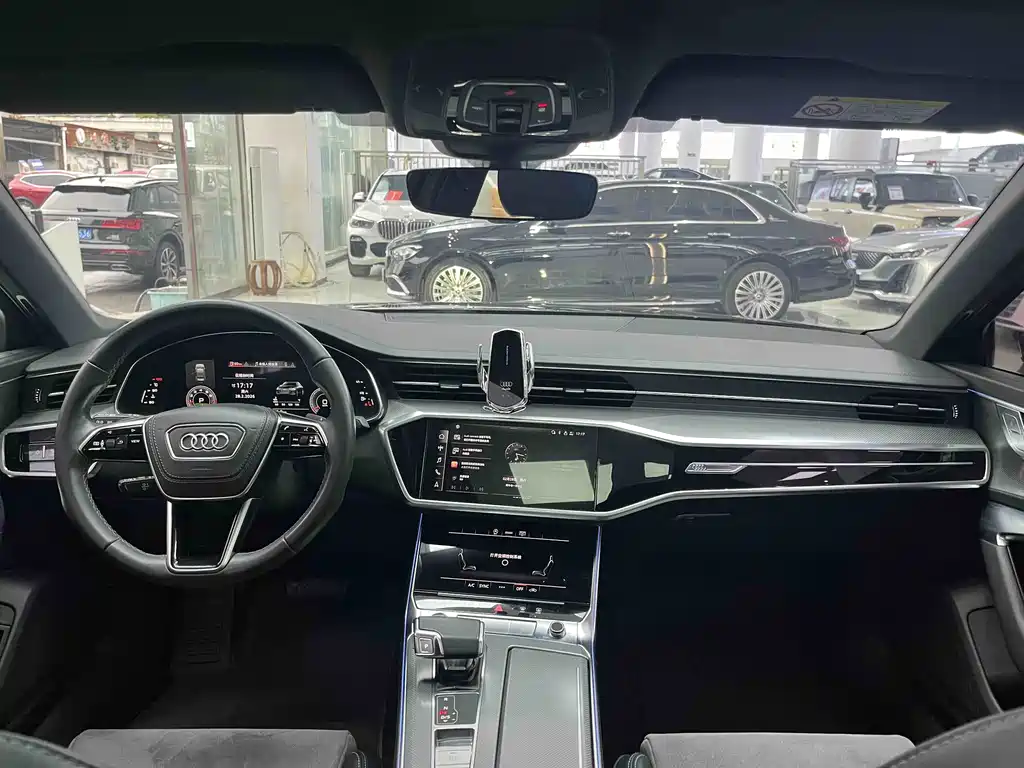 Audi A6L 2022