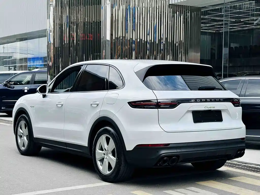 Porsche Cayenne Hybrid 2022 — фото 4