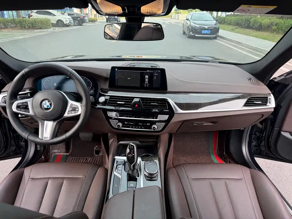 BMW 5 Series 2020 — фото 15