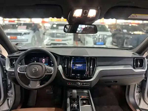 Volvo XC60 2022