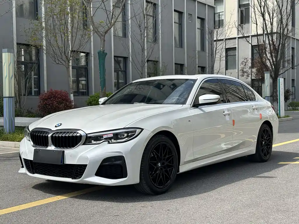 BMW 3 Series 2020 — фото 1