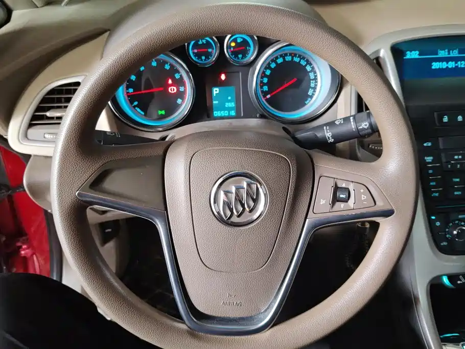 Buick Excelle 2013 — фото 15
