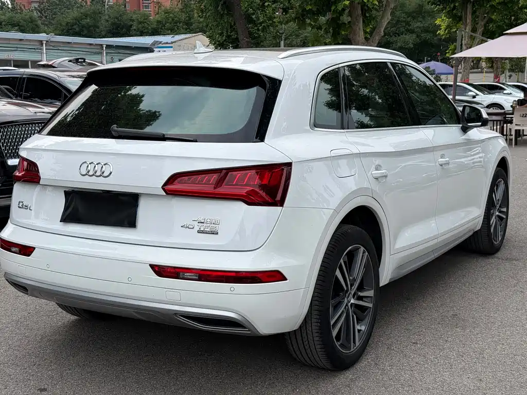 Audi Q5L 2021 — фото 15