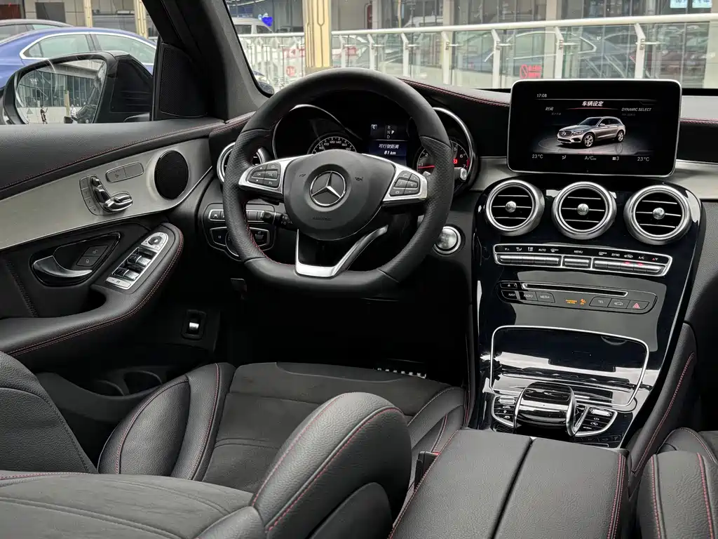 Mercedes-Benz GLC AMG 2019 — фото 19