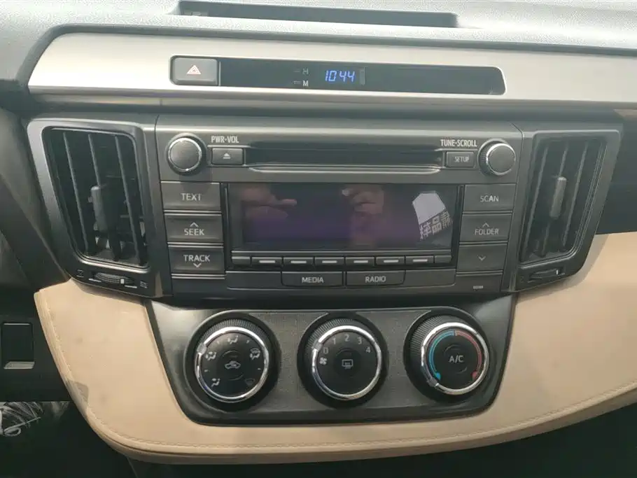 Toyota RAV4 2014 — фото 13