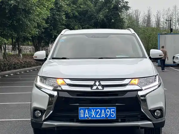 Mitsubishi Outlander 2018