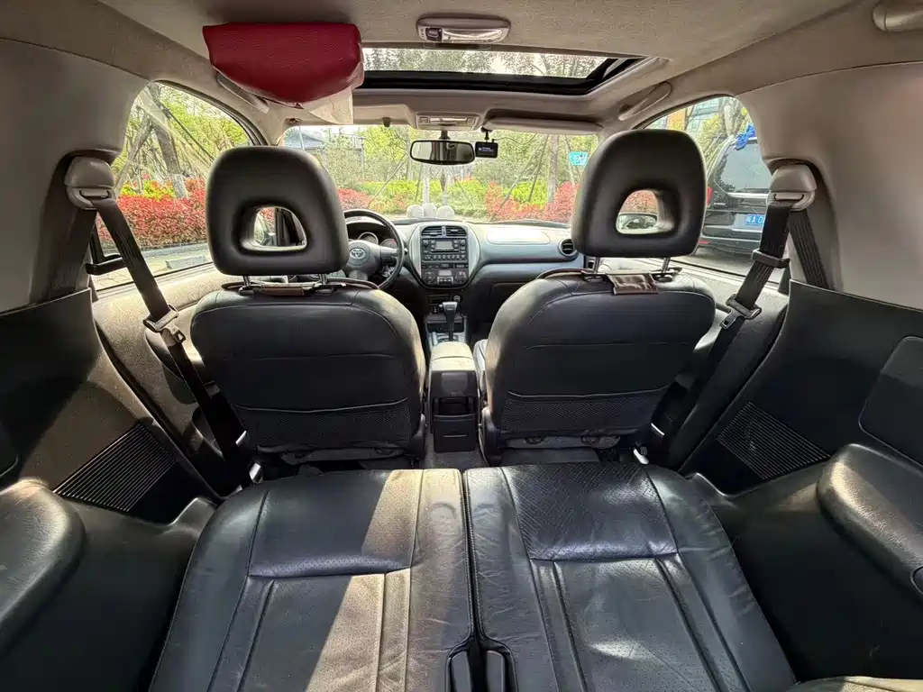 Toyota RAV4 2005 — фото 14