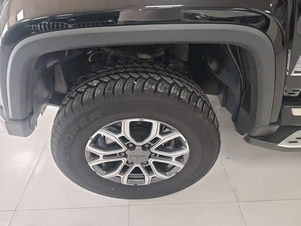 BAIC BJ40 2023 — фото 23
