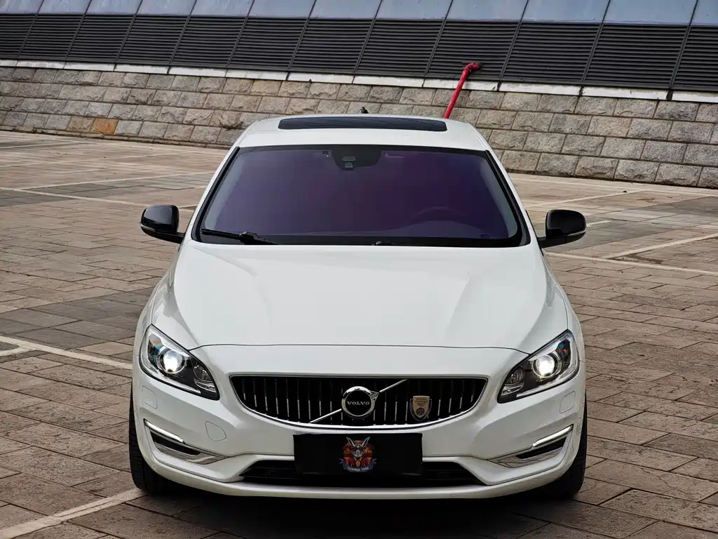 Volvo S60 2020 — фото 2