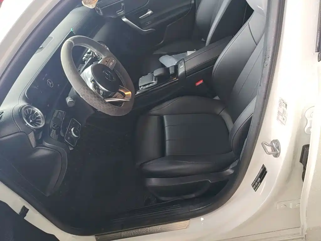 Mercedes-Benz A-Class 2022 — фото 11