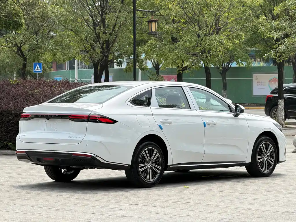 Geely Galaxy Star 6 2026 — фото 30