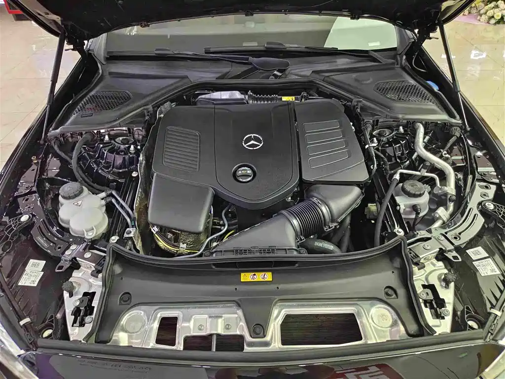Mercedes-Benz E-Class 2025 — фото 15