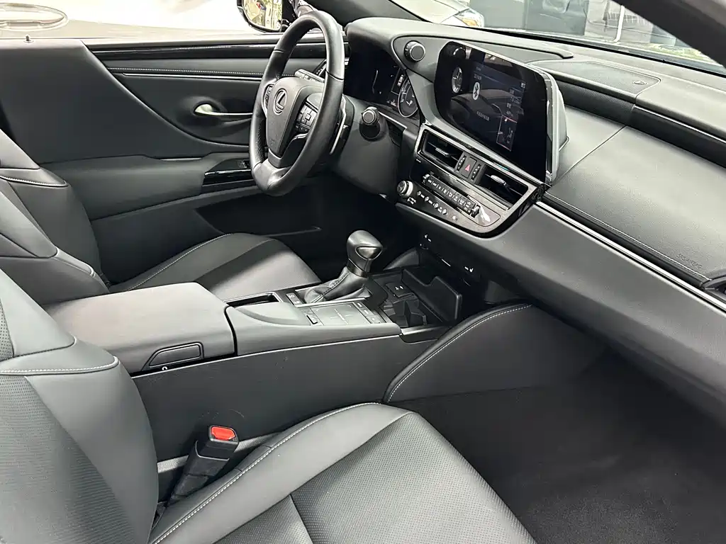 Lexus ES 2021 — фото 17