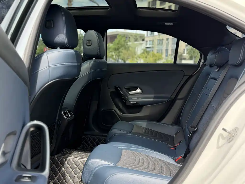Mercedes-Benz A-Class 2020 — фото 6