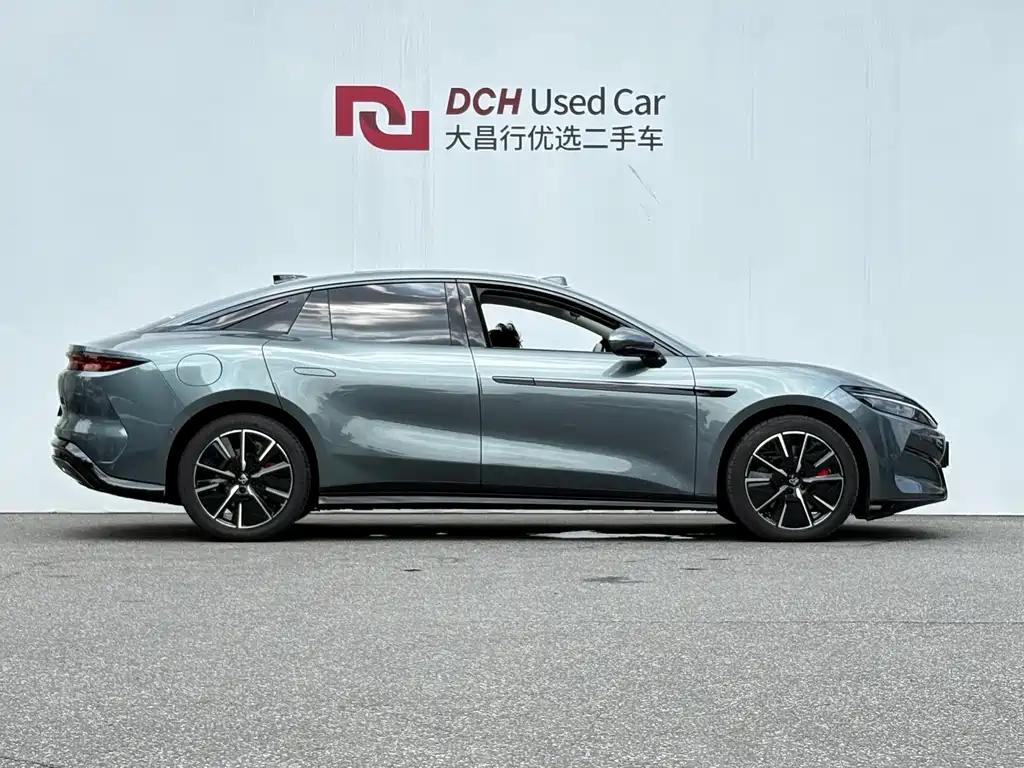 BYD Han L 2025
