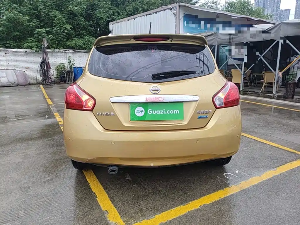 Nissan Tiida 2015 — фото 6
