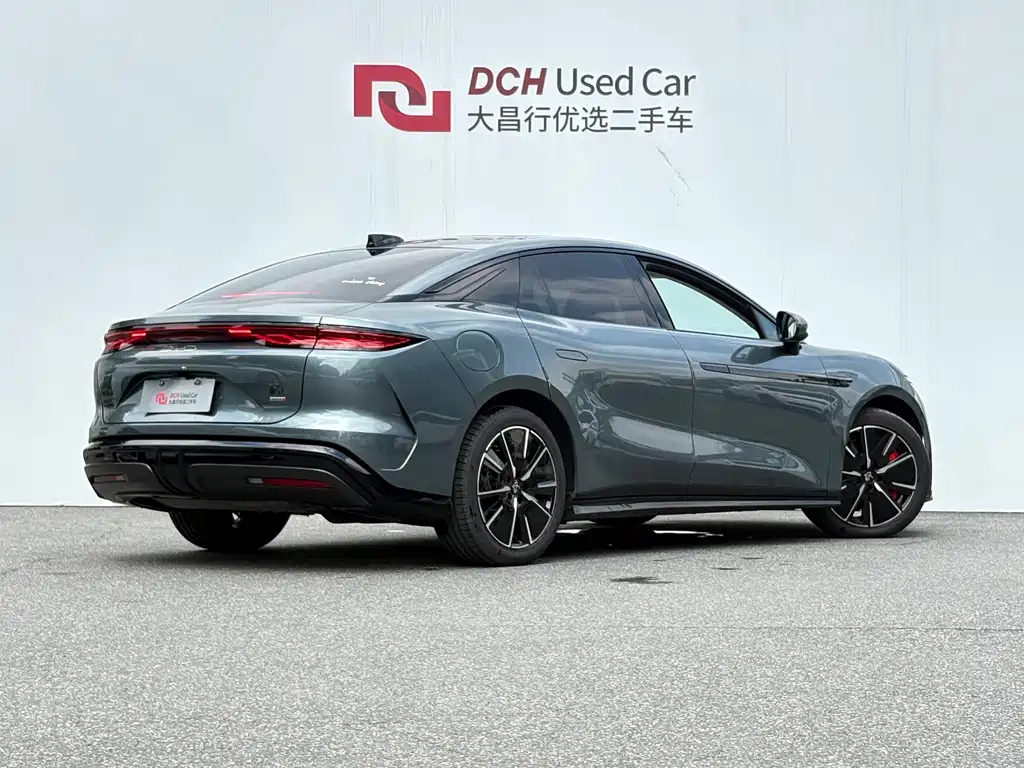 BYD Han L 2025