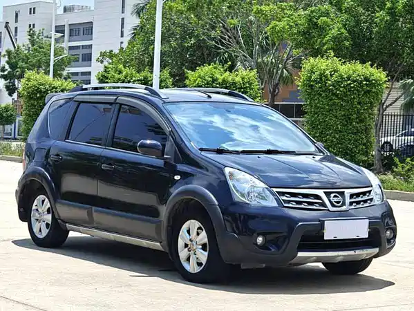 Nissan Livina 2010