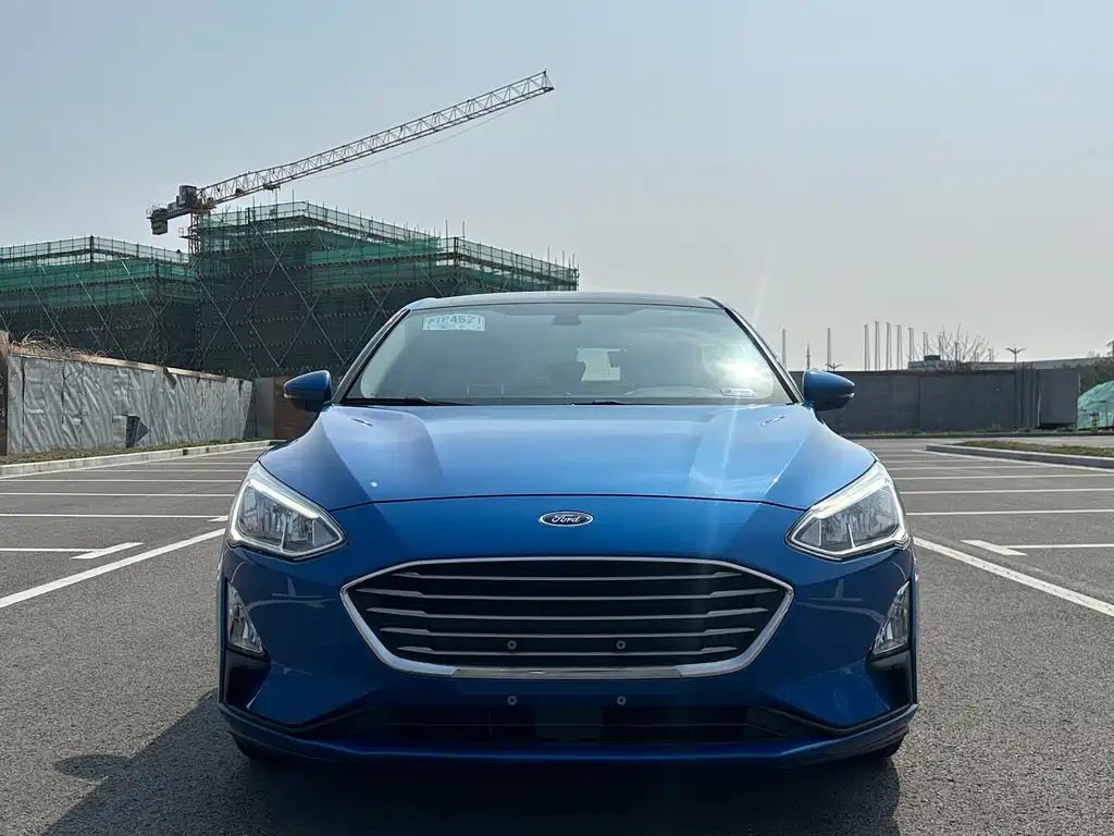 Ford Focus 2019 — фото 2