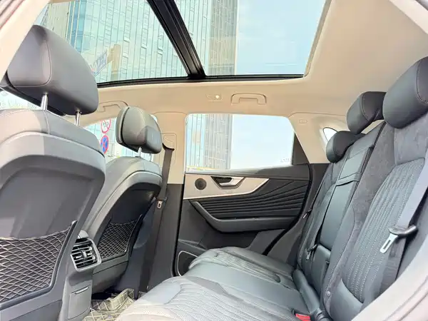 Hongqi HS5 2023