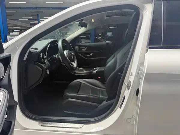 Mercedes-Benz C-Class 2021