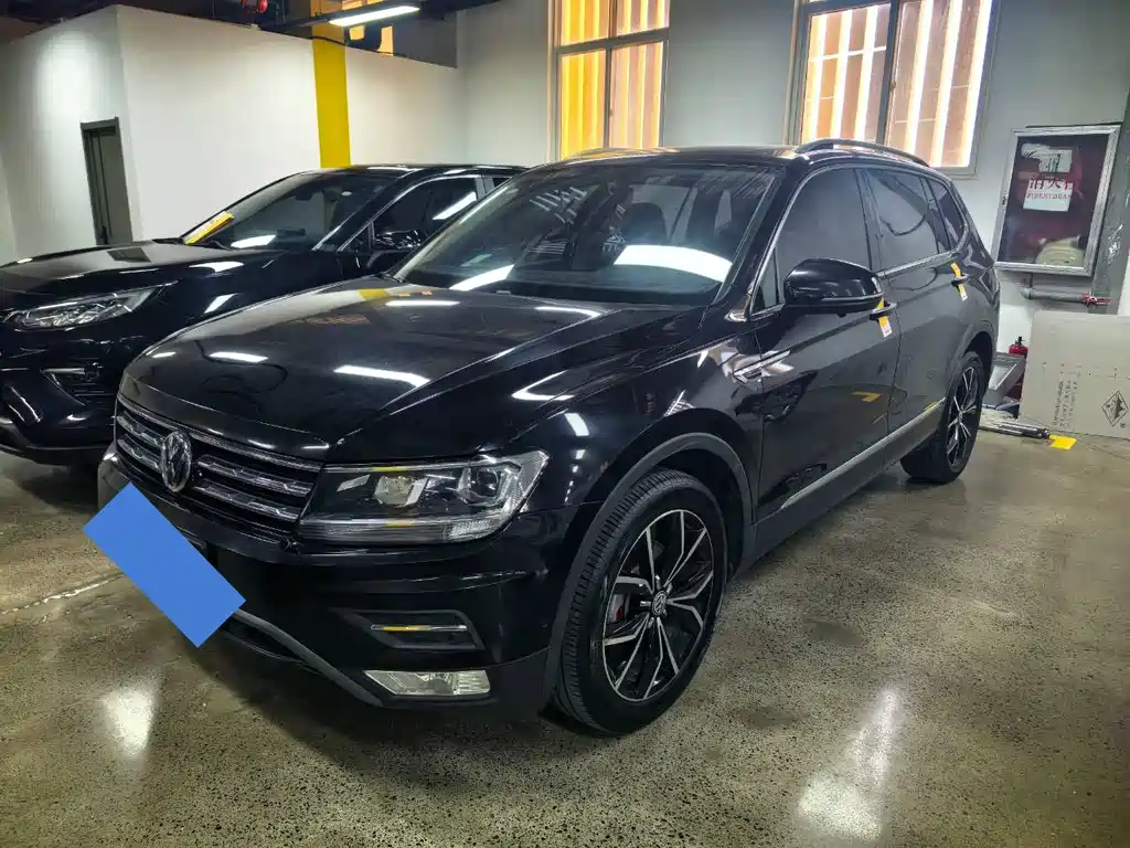 Volkswagen Tiguan L 2019 — фото 1