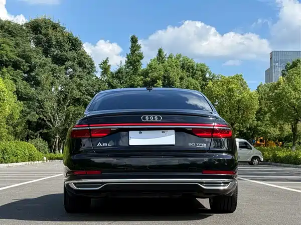 Audi A8 2022