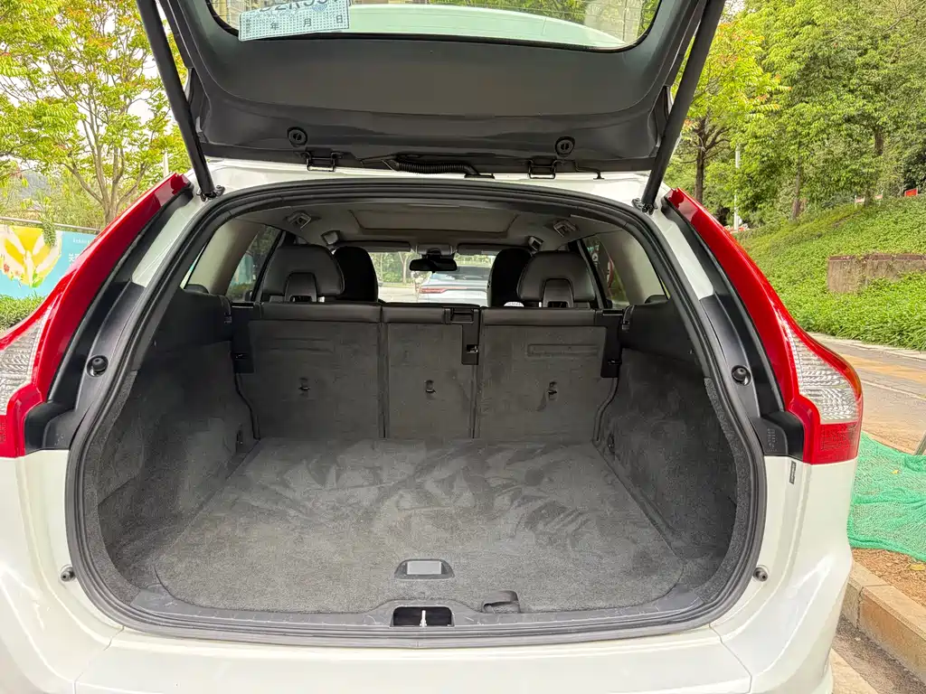 Volvo XC60 2016 — фото 13